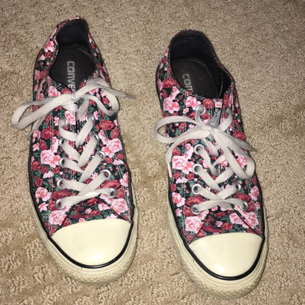 Floral print converse